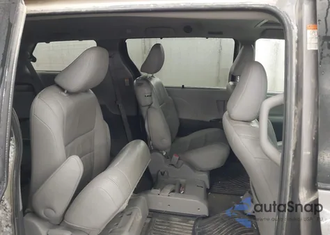 2015 Toyota Sienna Xle 8 Passenger из США, поврежденный, VIN 5TDYK3DC9FS669909